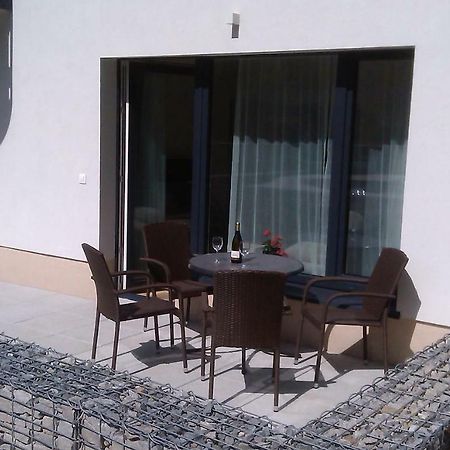 פלזן Sunny, Fully Furnished Studio Type With Terrace מראה חיצוני תמונה
